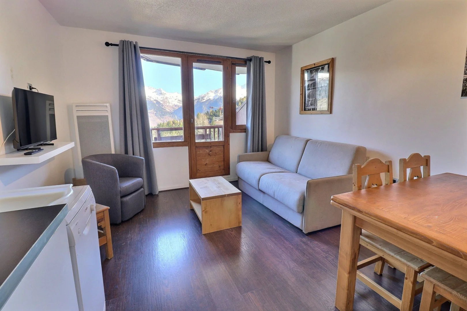 LGB714 / Deux pièces / La Tania / Centre - La Tania